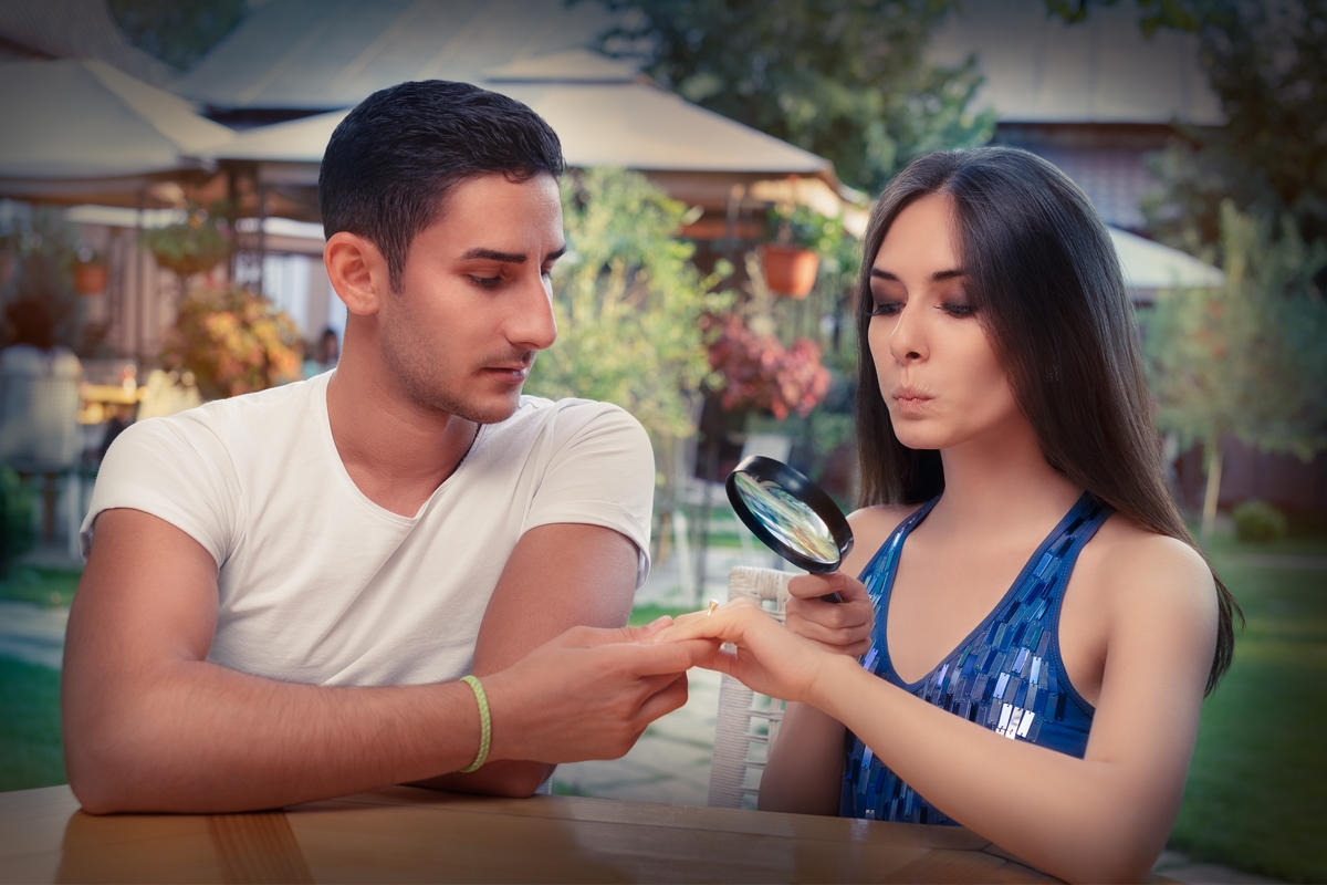 ダイヤモンド フェイク