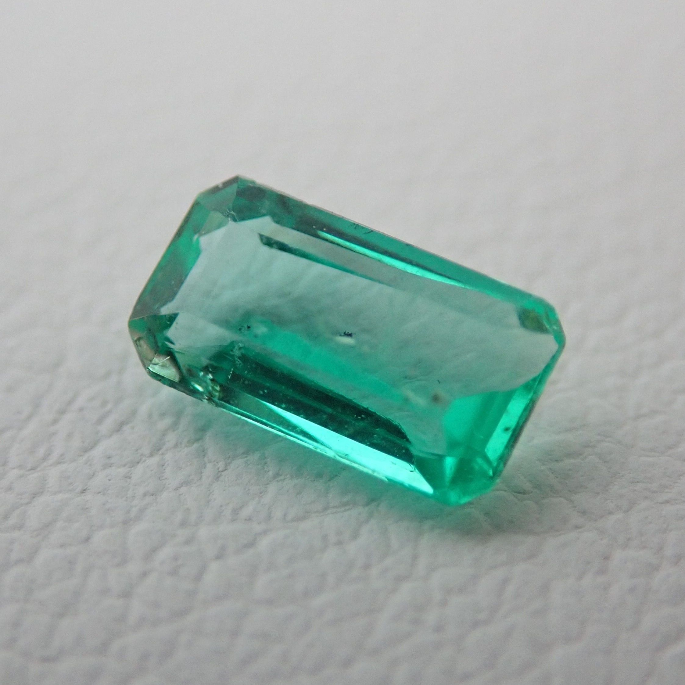 エメラルド　ルース