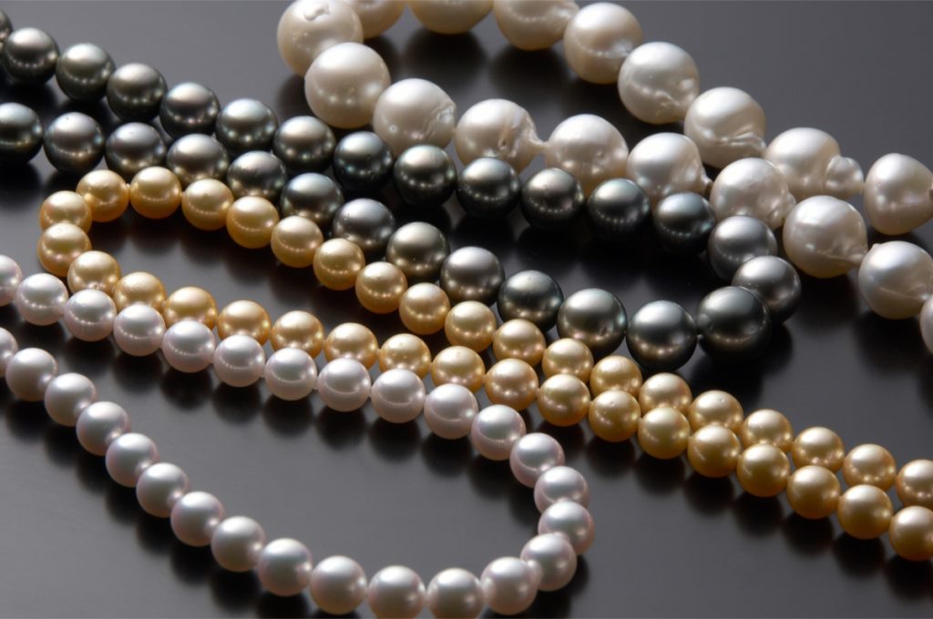 パールネックレス２