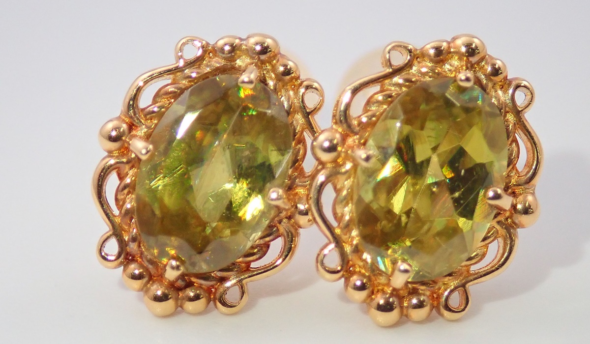 スフェーン　ピアス