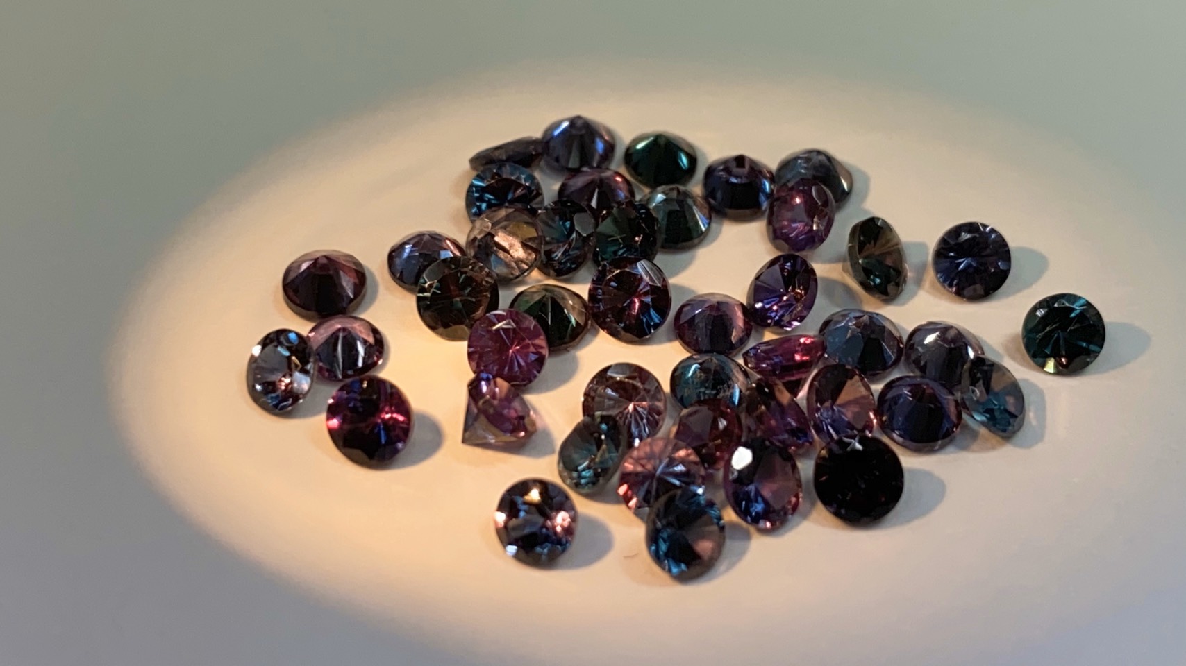 カラーチェンジガーネット