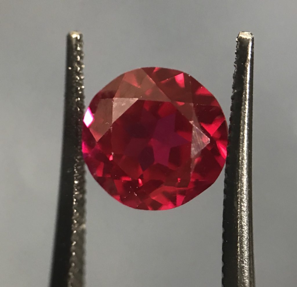 合成ルビー　見分け方