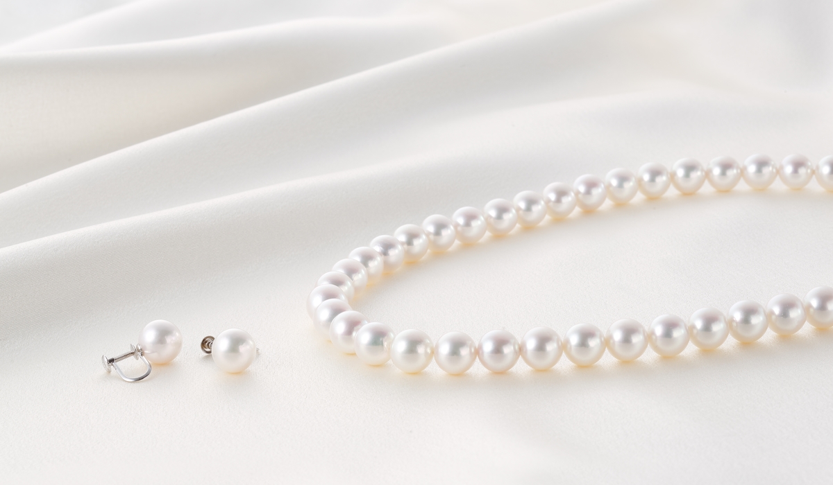 真珠ネックレス３