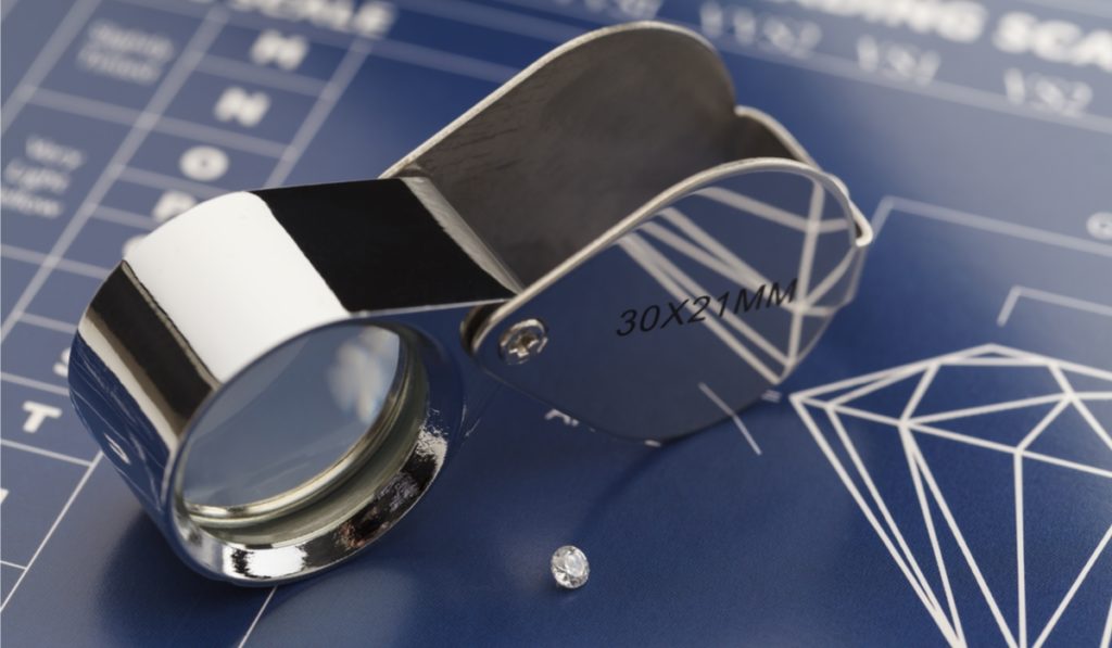 ダイヤモンド　鑑定