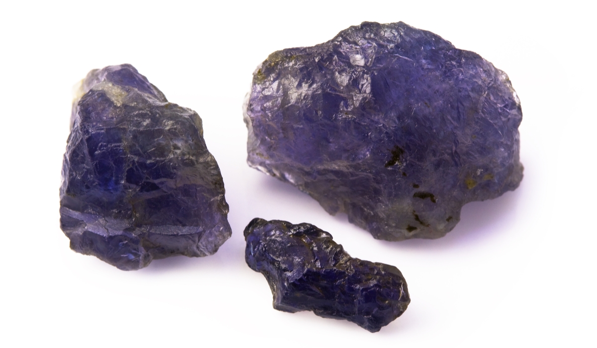 アイオライト原石２