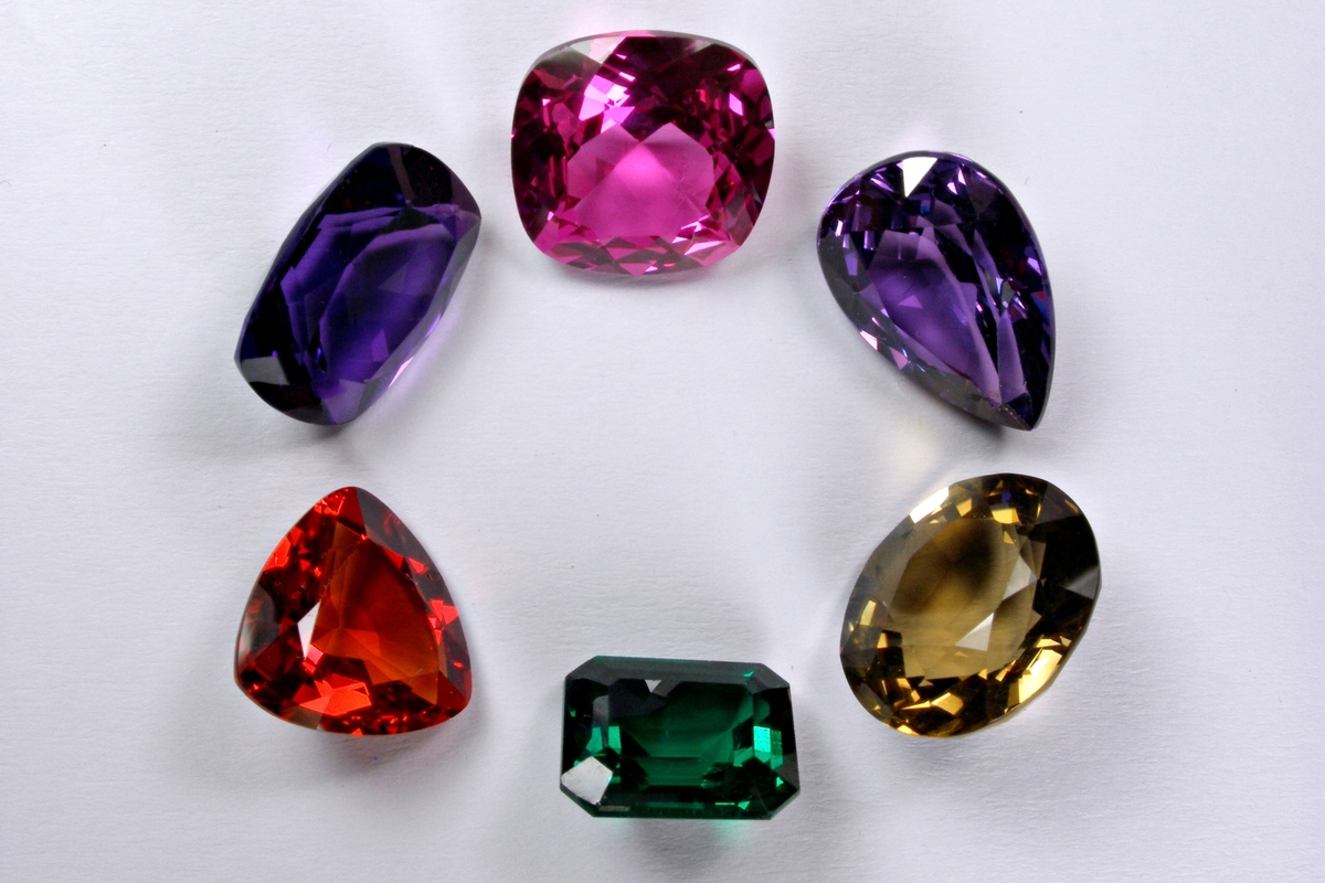 ファンシーカラーサファイア３