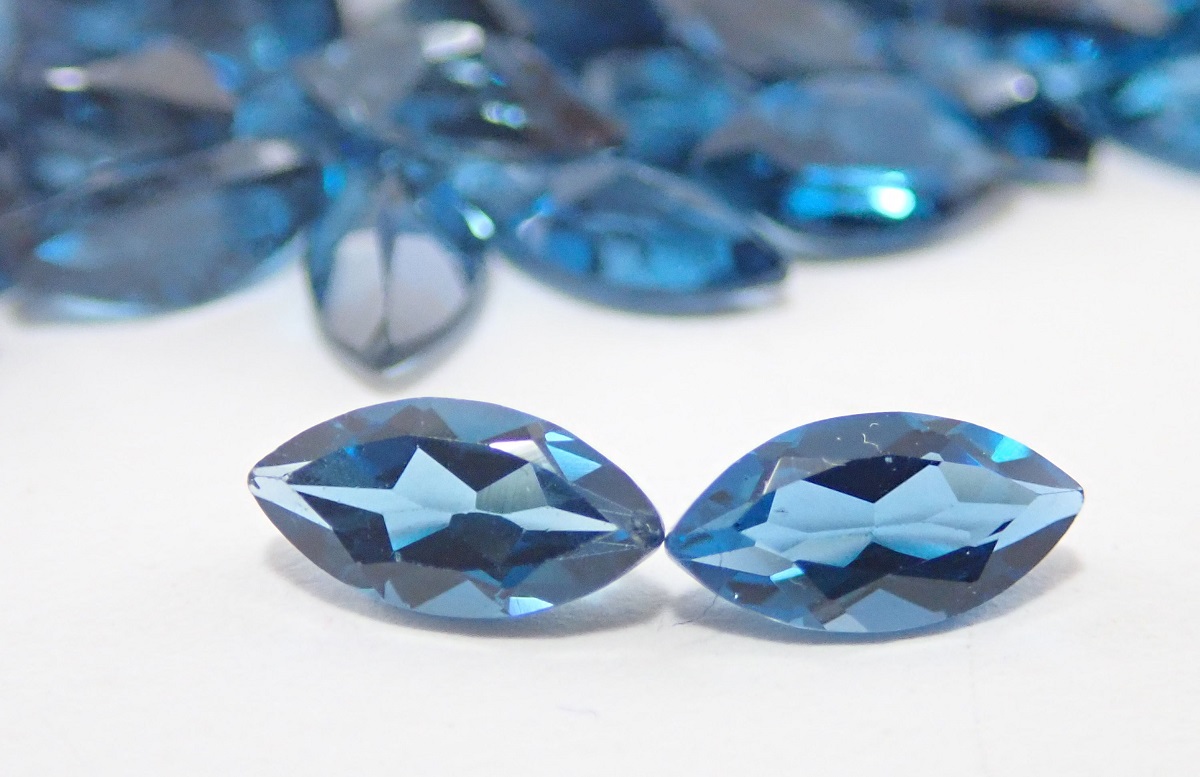 ロンドンブルートパーズ　ルース