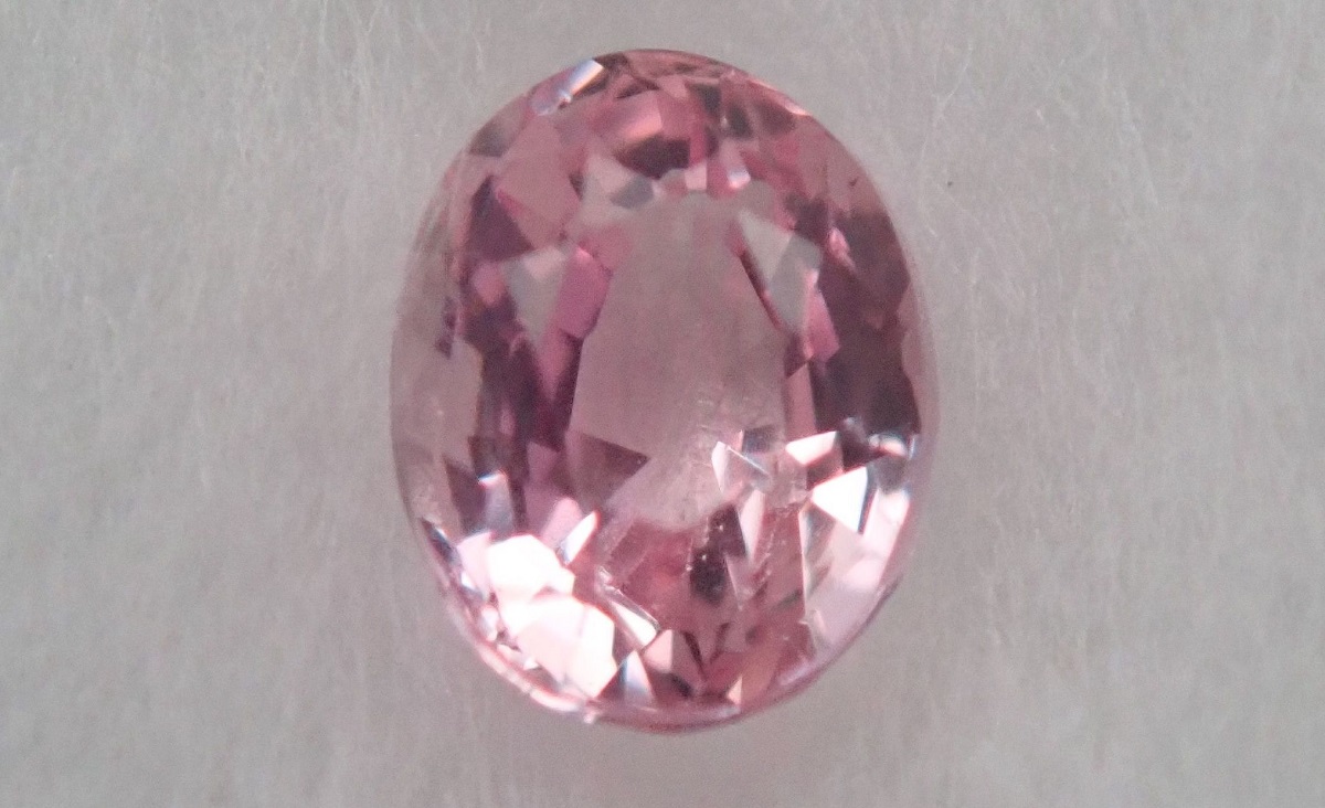 ピンクゾイサイト　ルース