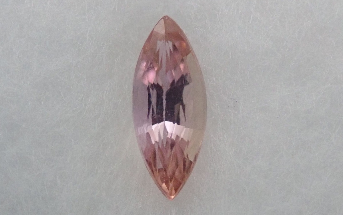 ピンクゾイサイト　ルース