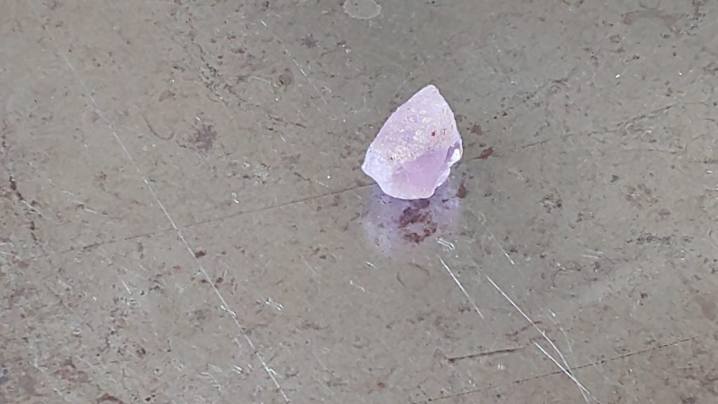 アメジスト 原石 研磨前