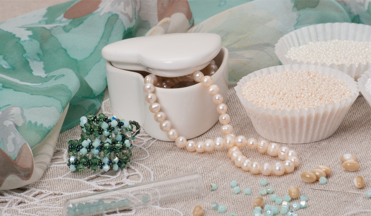 アクセサリーパーツ