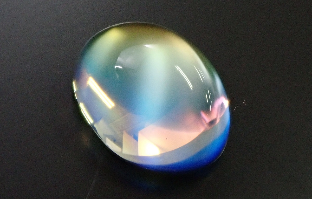 レインボーラブラドライト　ルース