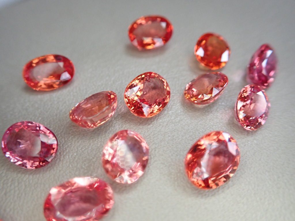 ベリリウム拡散処理　パパラチアサファイア