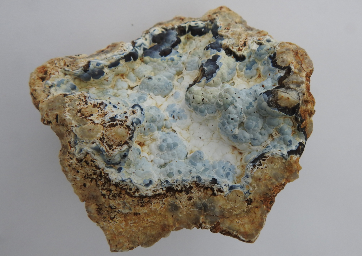 カルセドニー　鉱物