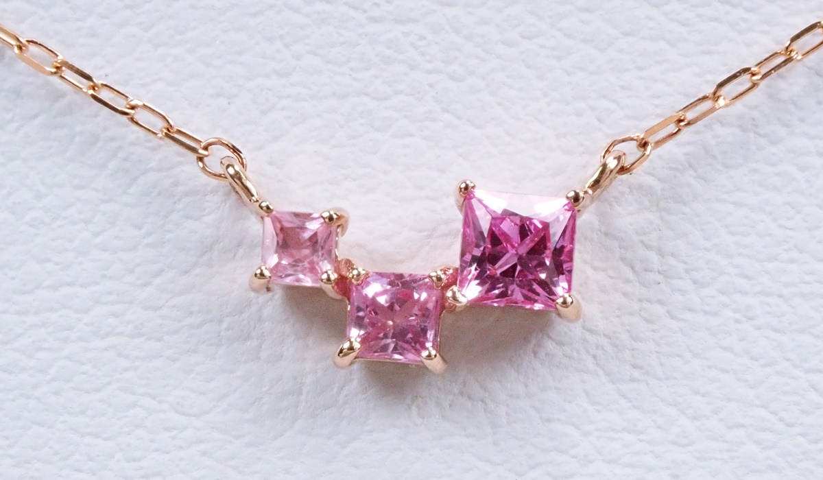 ピンクサファイア　ネックレス