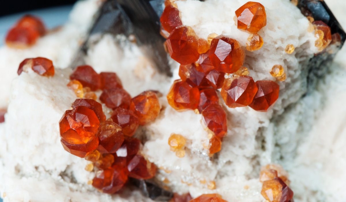 スペサタイトガーネット　原石