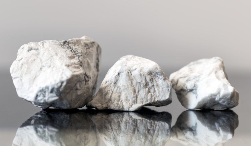 ハウライト　原石