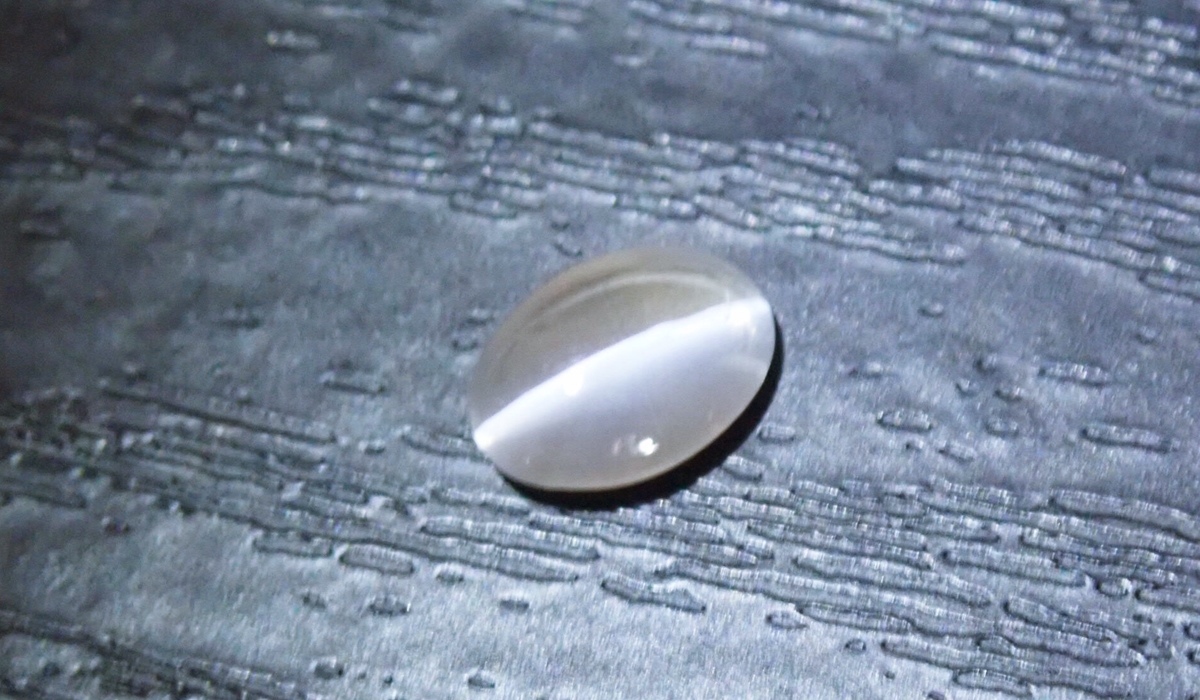 シリマナイトキャッツアイ　ルース