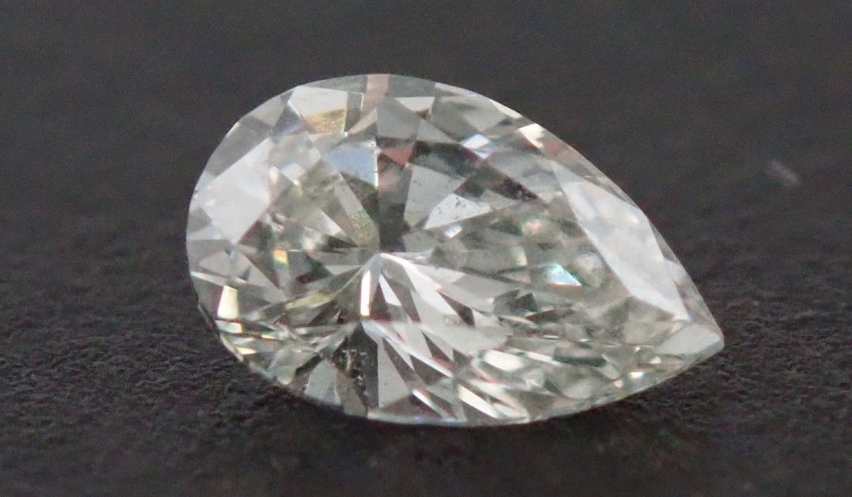 ダイヤモンド　ルース　ペアシェイプ