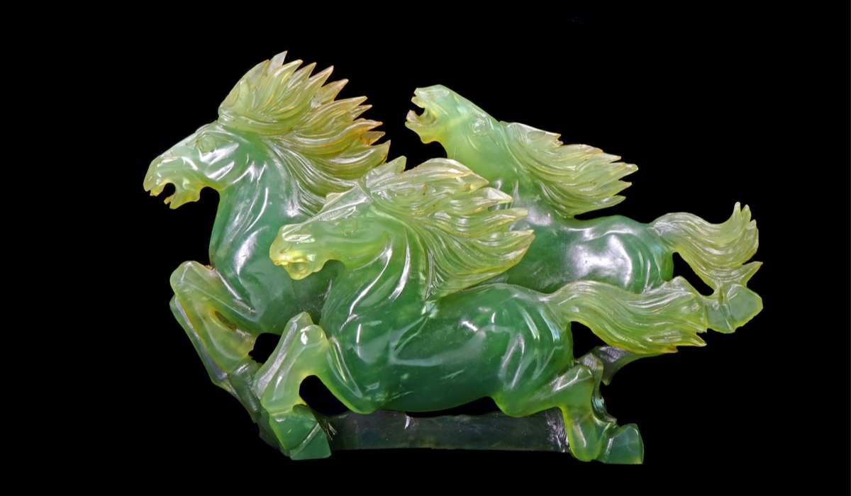 ネフライト　彫刻