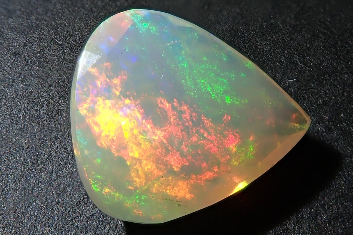 オパール　ルース