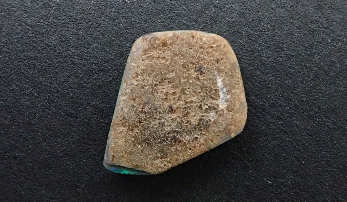 ボルダーオパール　ルース　裏