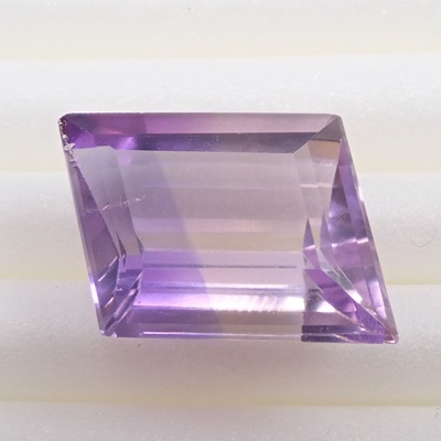 バイカラーアメシスト　ルース