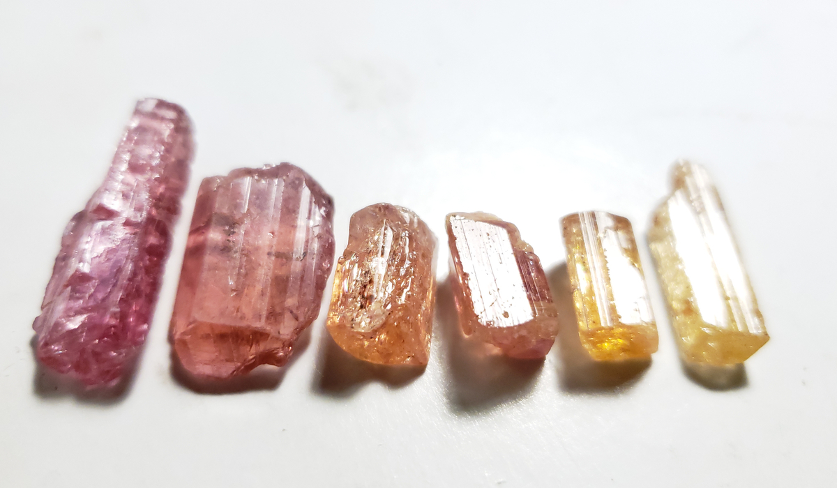 トパーズ　原石