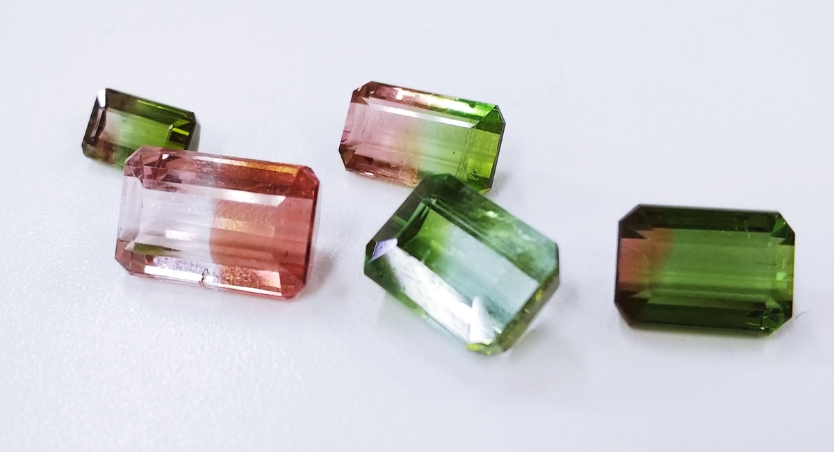 バイカラートルマリン　ルース