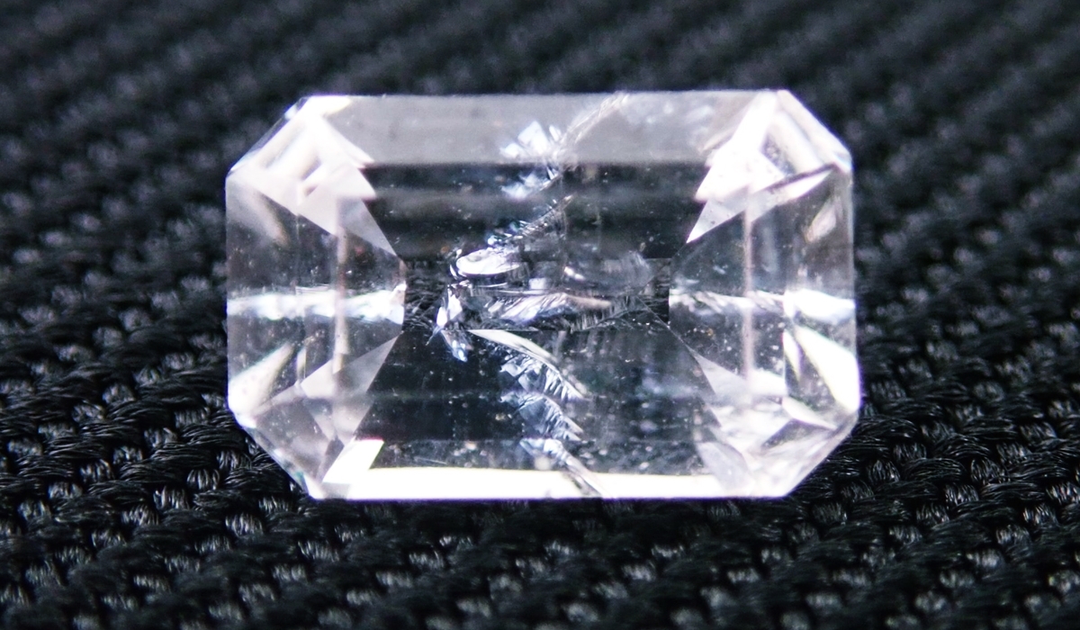 フェナカイト　ルース