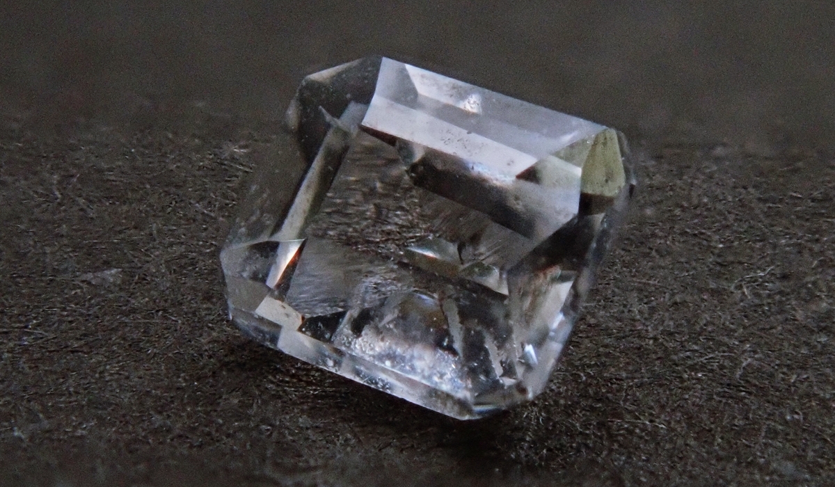 フェナカイト　ルース