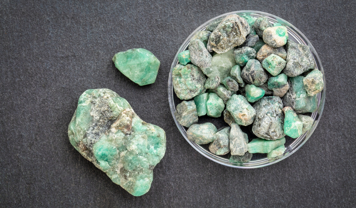 エメラルド　原石