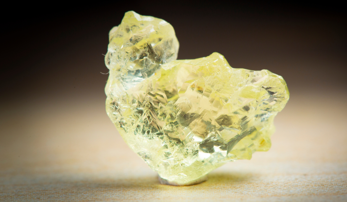 ヘリオドール　原石