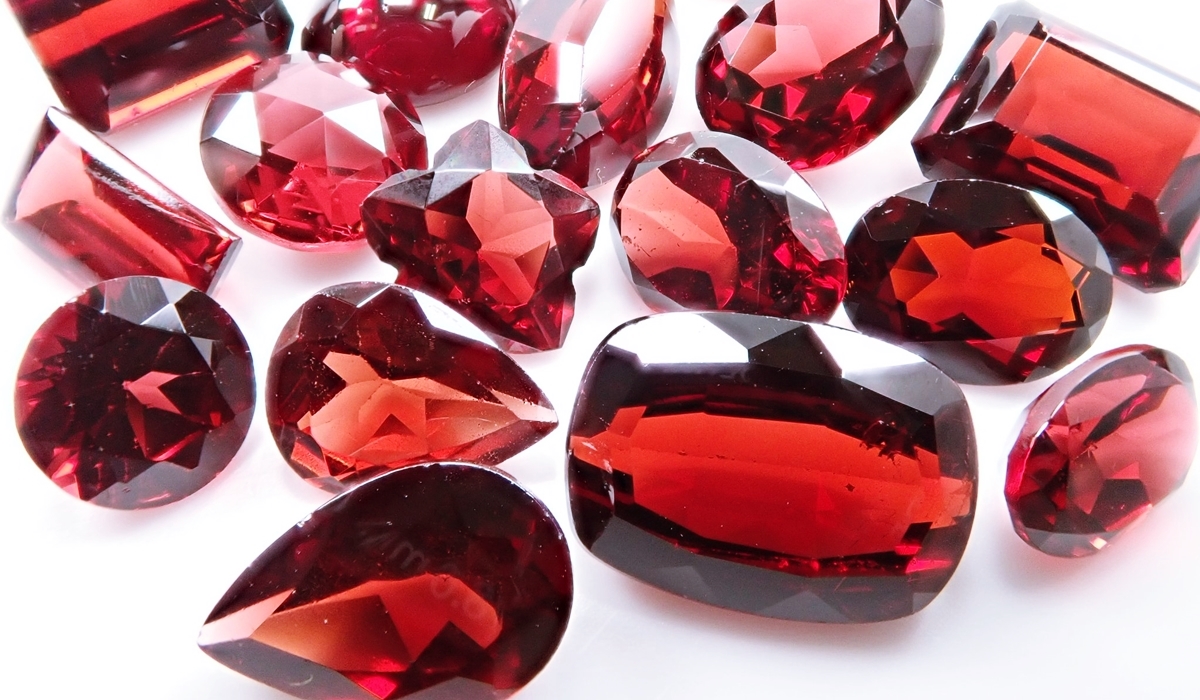 アルマンディンガーネット　ルース