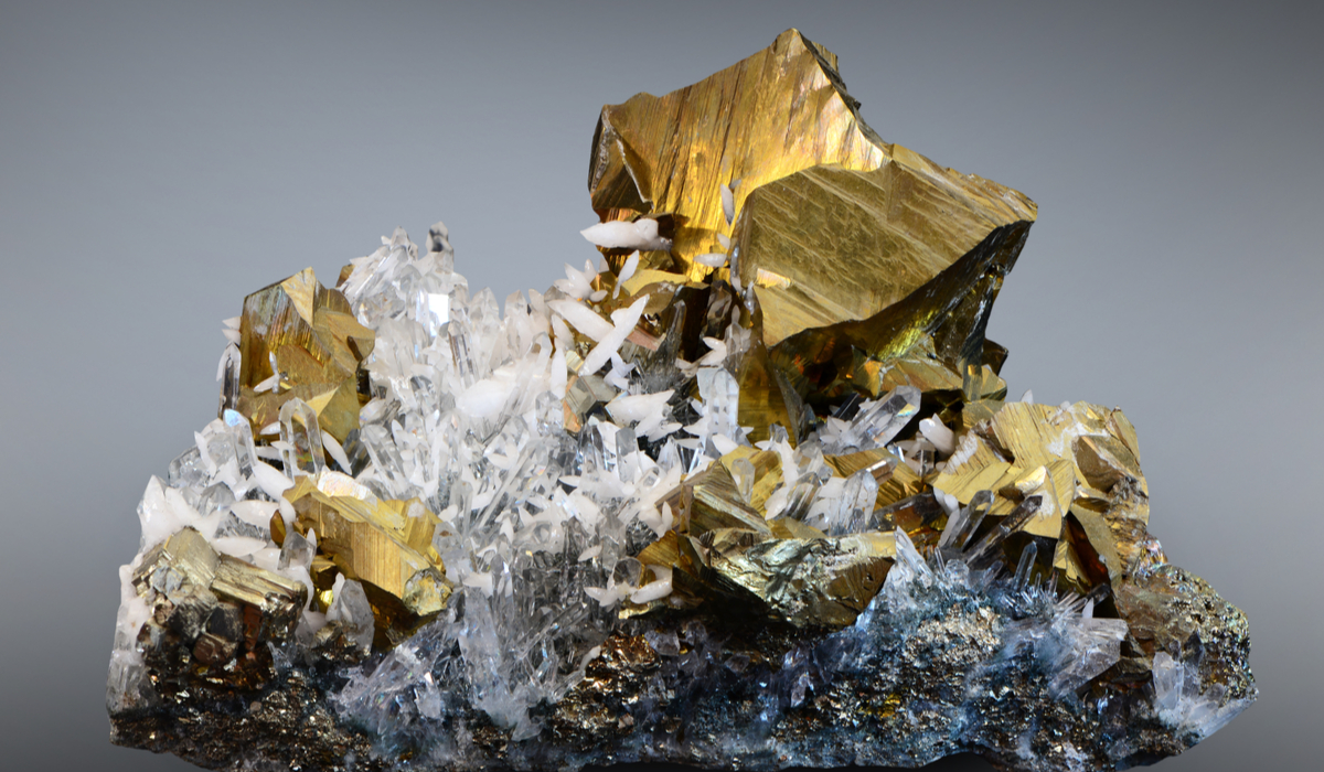 チャルコパイライト　原石