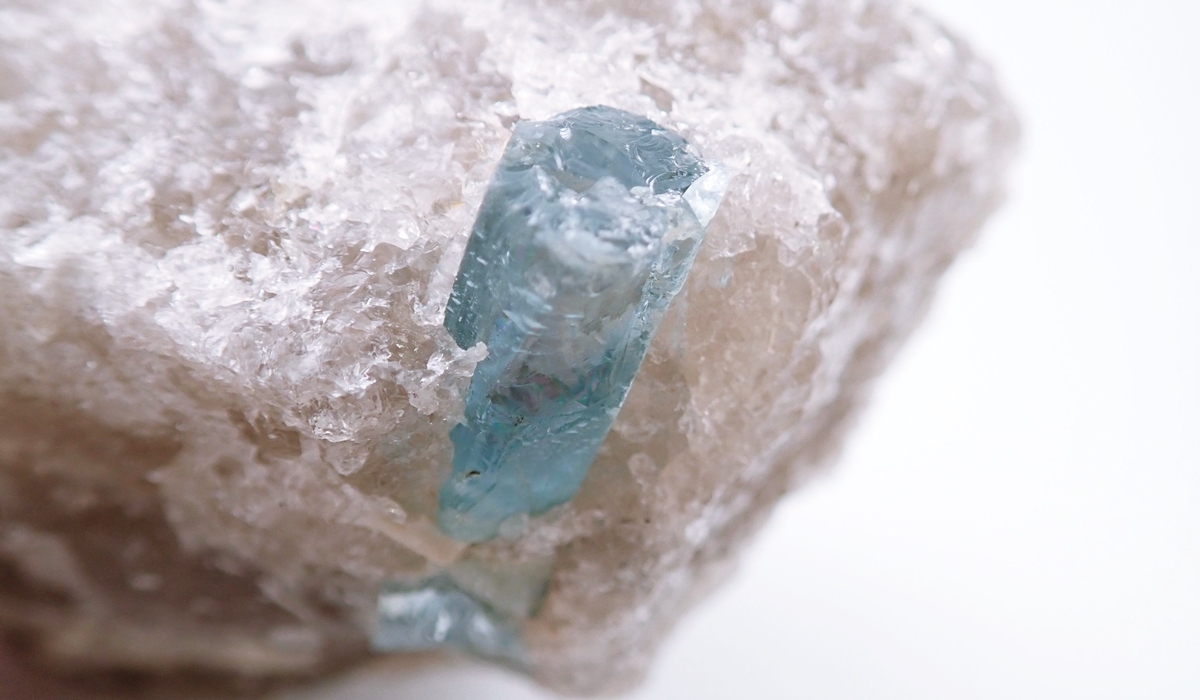 アクアマリン　原石