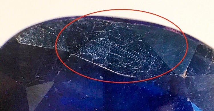 ガラス含浸サファイア　キズ