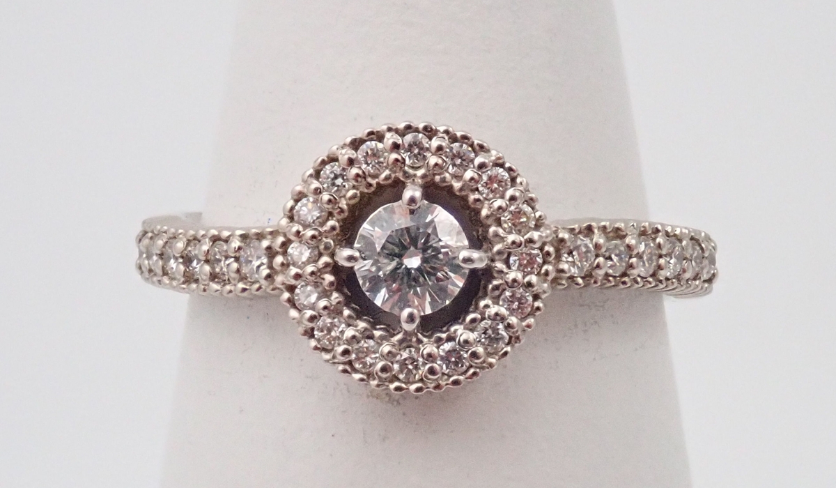 ダイヤモンド　プラチナ　リング