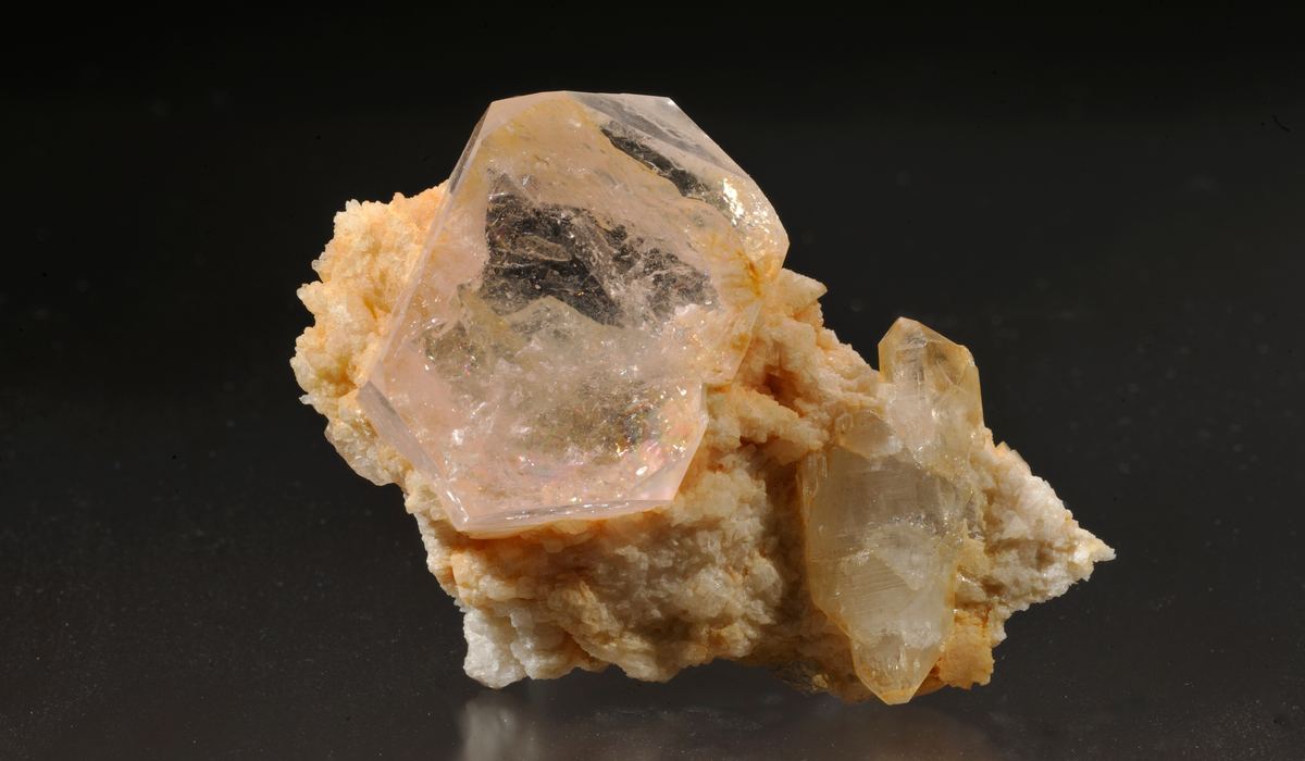 モルガナイト　原石