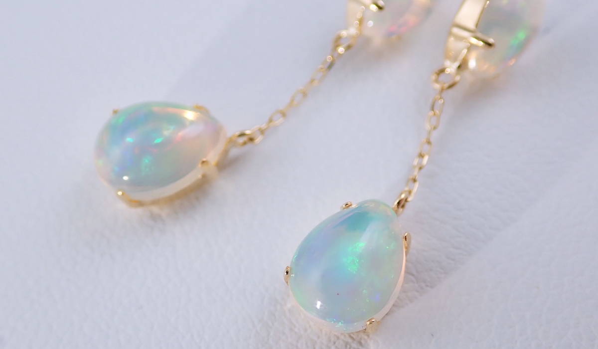 ウォーターオパール　ピアス