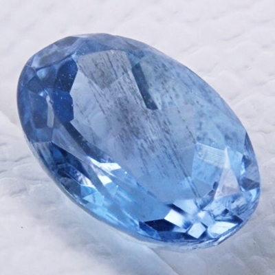 アクアマリン　レイン状インクルージョン