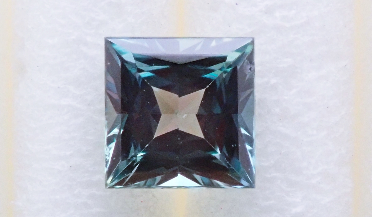 アレキサンドライト　ルース