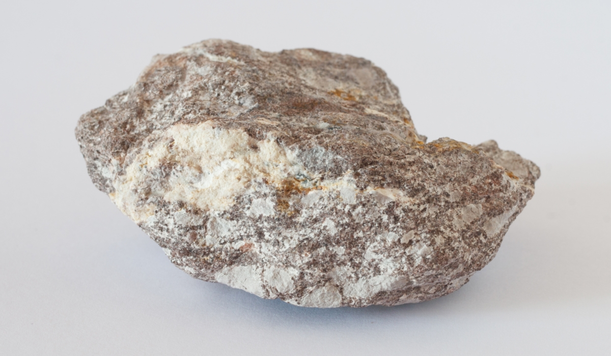 アルナイト　原石