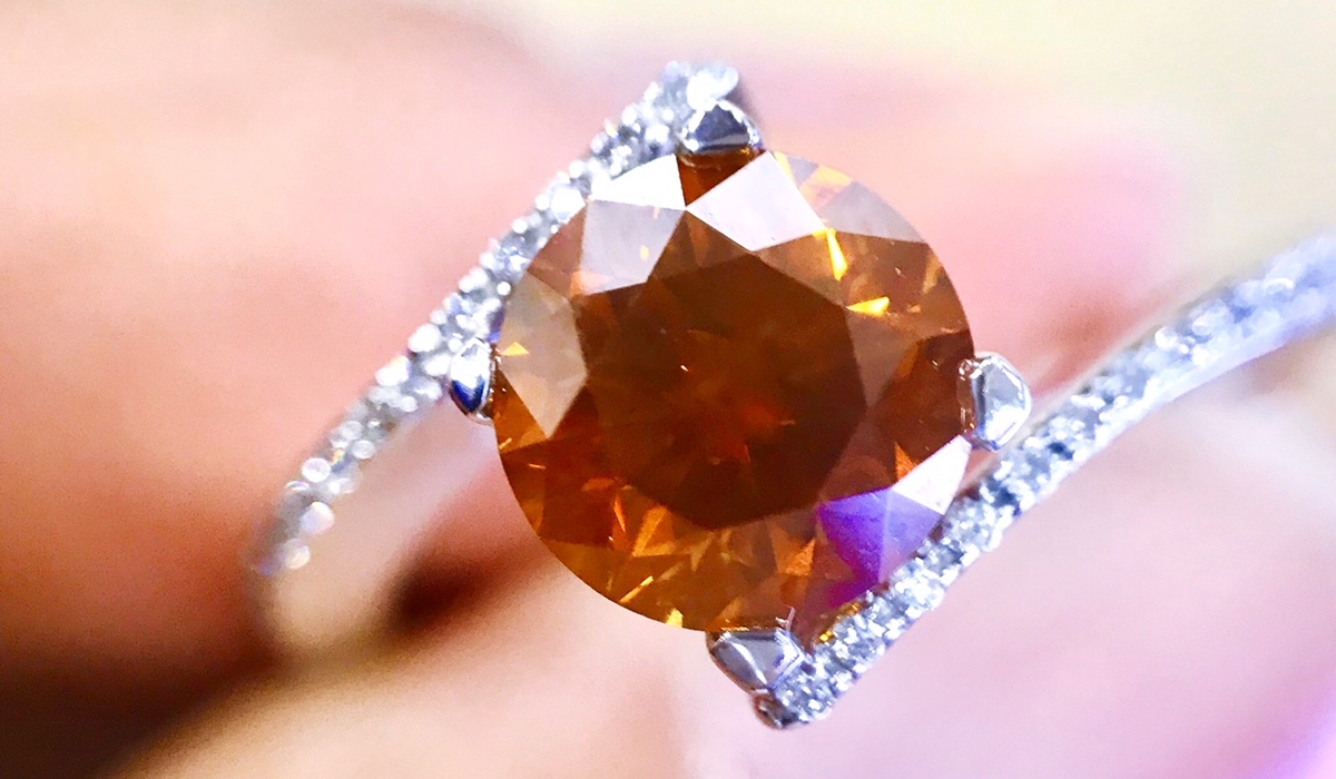 オレンジダイヤモンド　リング