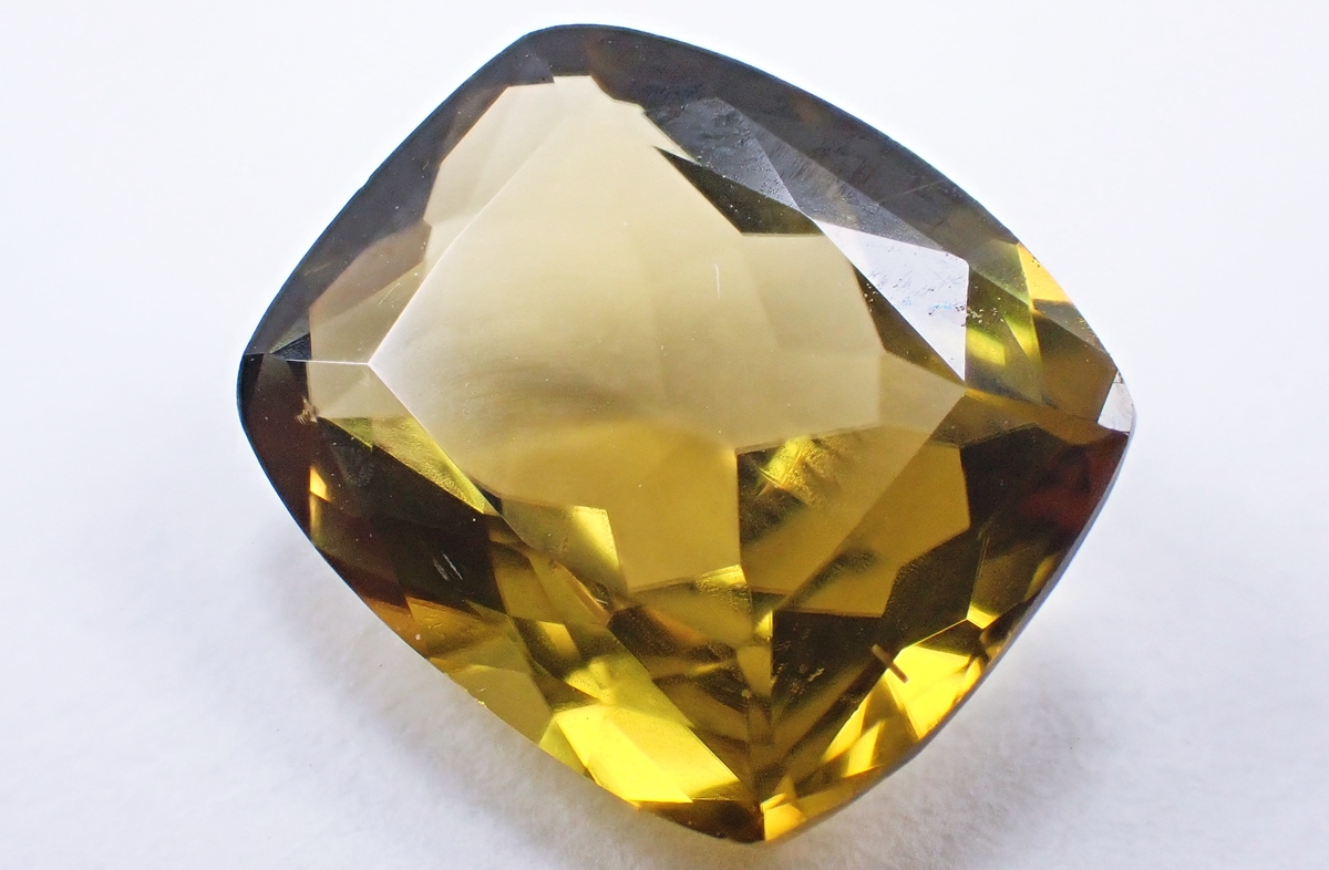 シンハライト　ルース