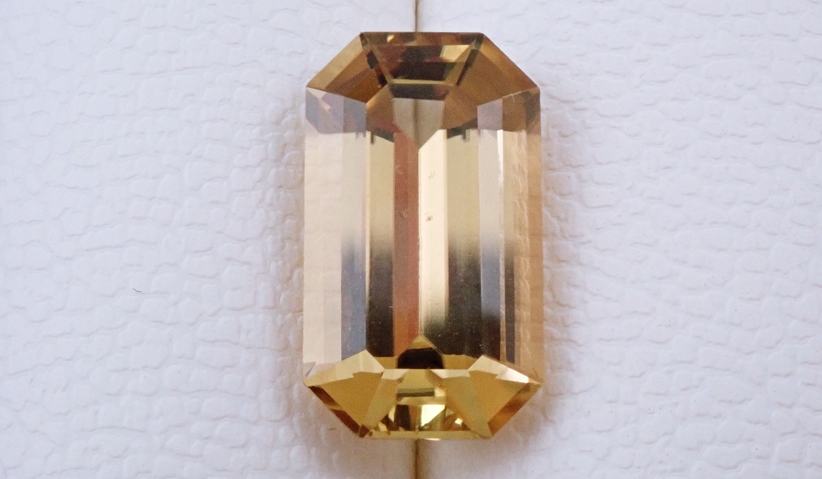 シンハライト　ルース