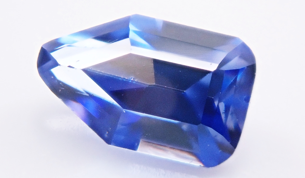 ベニトアイト　ルース