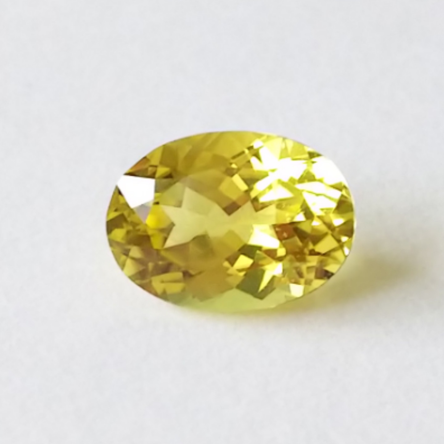 カナリートルマリン