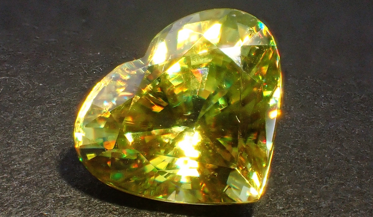 スフェーン　ルース