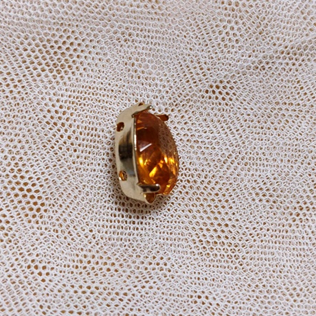 石座に入れたシトリン